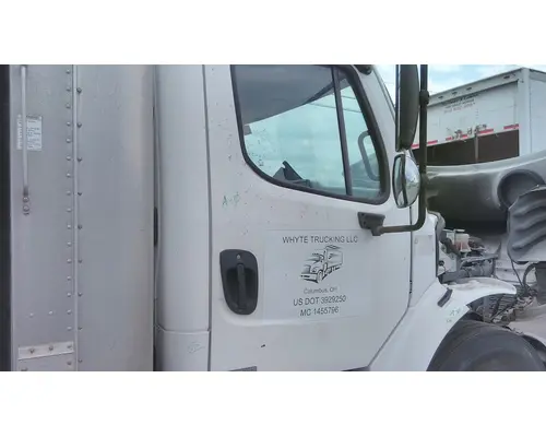 FREIGHTLINER M2 106 2002-2014 DOOR ASSEMBLY, FRONT