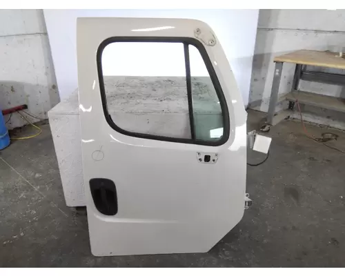 FREIGHTLINER M2 106 2014-2023 DOOR ASSEMBLY, FRONT