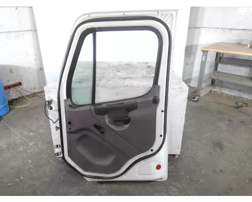 FREIGHTLINER M2 106 2014-2023 DOOR ASSEMBLY, FRONT