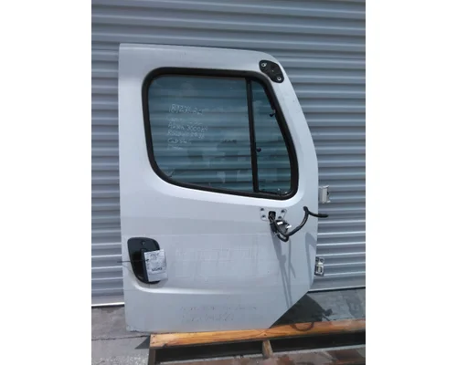 FREIGHTLINER M2 106 2014-2023 DOOR ASSEMBLY, FRONT