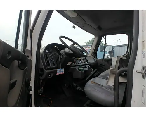 FREIGHTLINER M2 106 MEDIUM DUTY Cab