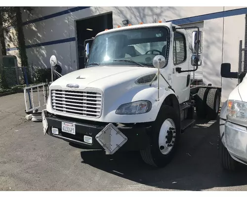 FREIGHTLINER M2 106 MEDIUM DUTY Complete Vehicle