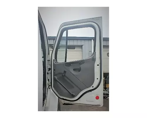 FREIGHTLINER M2 106 MEDIUM DUTY Door Assembly, Front