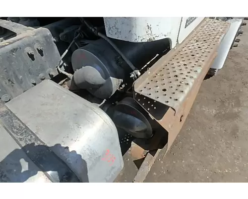 FREIGHTLINER M2 106 MEDIUM DUTY Muffler
