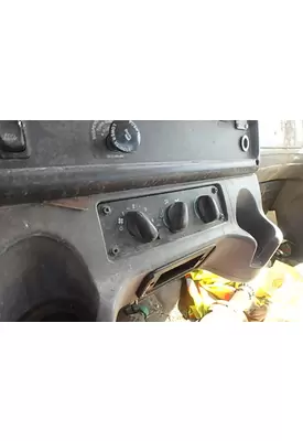 FREIGHTLINER M2 106 MEDIUM DUTY Temperature Control