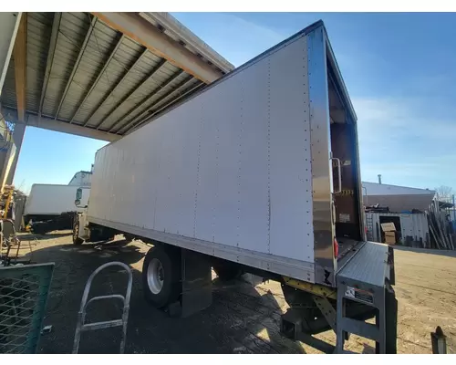 FREIGHTLINER M2 106 Medium Duty BoxBed