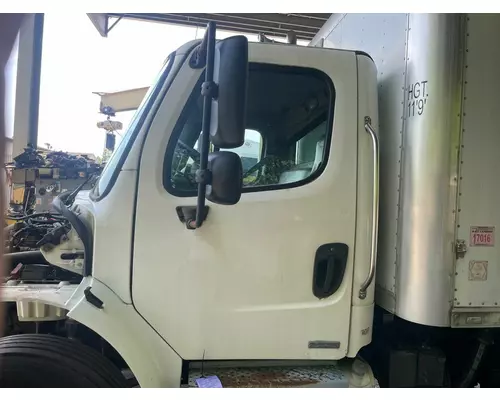 FREIGHTLINER M2 106 Medium Duty Cab