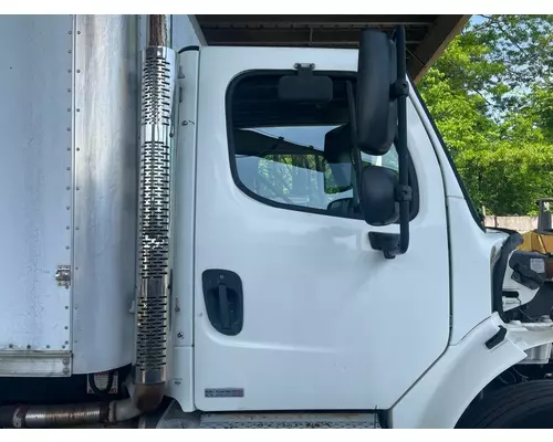 FREIGHTLINER M2 106 Medium Duty Cab