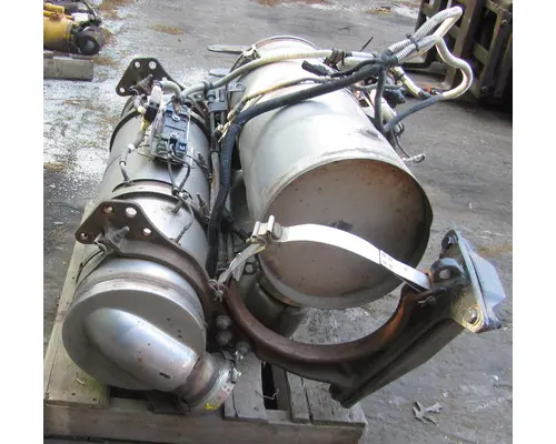 FREIGHTLINER M2 106 Medium Duty DPF (Diesel Particulate Filter)