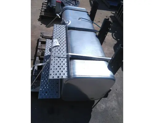 FREIGHTLINER M2 106 PLUS FUEL TANK