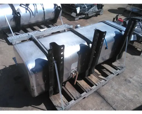 FREIGHTLINER M2 106 PLUS FUEL TANK