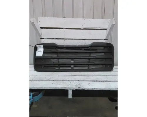FREIGHTLINER M2 106 PLUS GRILLE