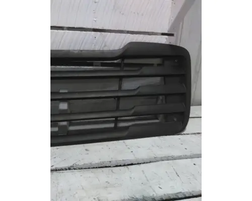 FREIGHTLINER M2 106 PLUS GRILLE