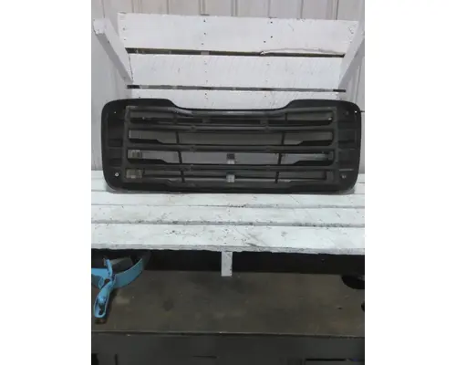 FREIGHTLINER M2 106 PLUS GRILLE