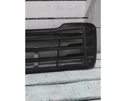 FREIGHTLINER M2 106 PLUS GRILLE