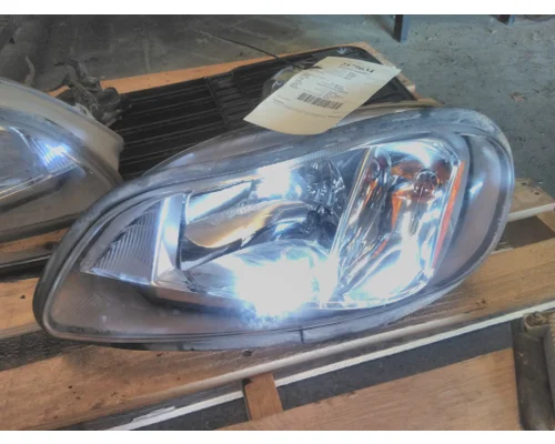FREIGHTLINER M2 106 PLUS HEADLAMP ASSEMBLY