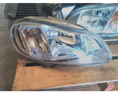 FREIGHTLINER M2 106 PLUS HEADLAMP ASSEMBLY