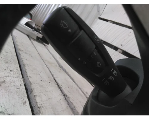 FREIGHTLINER M2 106 PLUS STEERING COLUMN