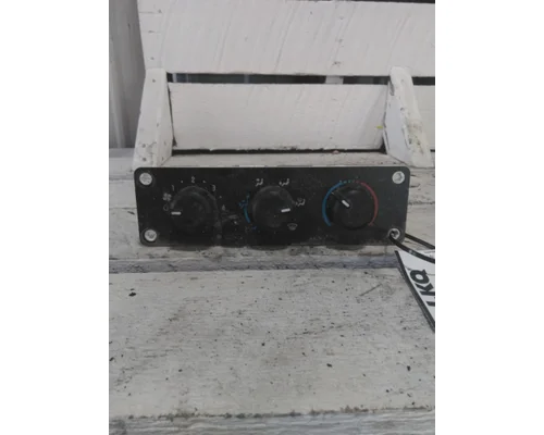 FREIGHTLINER M2 106 PLUS TEMPERATURE CONTROL
