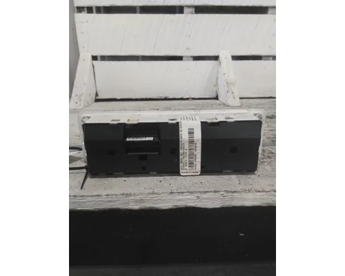 FREIGHTLINER M2 106 PLUS TEMPERATURE CONTROL