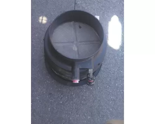 FREIGHTLINER M2 106 AIR CLEANER