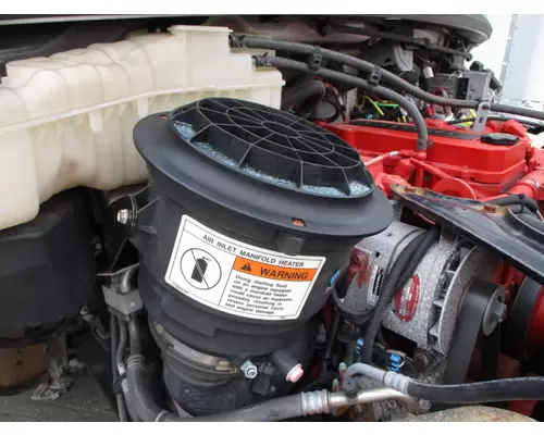 FREIGHTLINER M2 106 AIR CLEANER