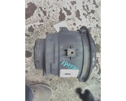 FREIGHTLINER M2 106 AIR CLEANER
