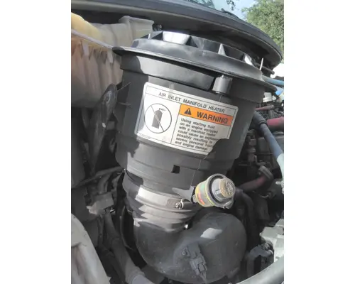 FREIGHTLINER M2 106 AIR CLEANER