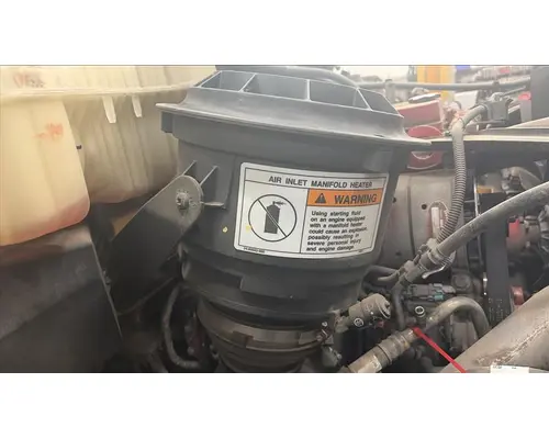FREIGHTLINER M2 106 AIR CLEANER
