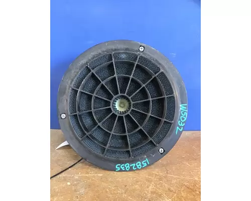 FREIGHTLINER M2 106 AIR CLEANER