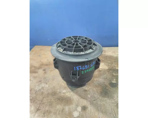 FREIGHTLINER M2 106 AIR CLEANER