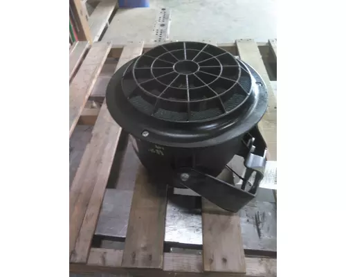 FREIGHTLINER M2 106 AIR CLEANER