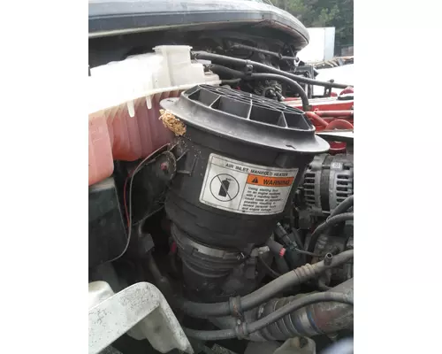 FREIGHTLINER M2 106 AIR CLEANER