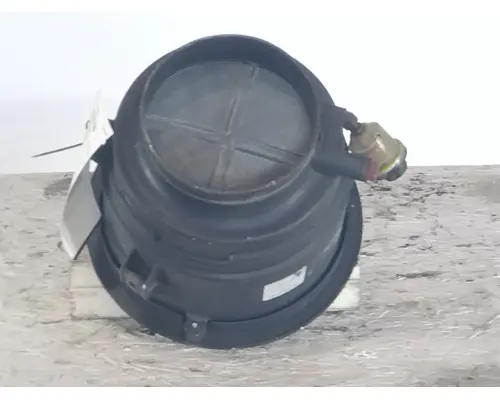 FREIGHTLINER M2 106 AIR CLEANER