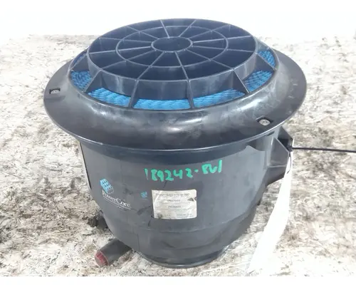 FREIGHTLINER M2 106 AIR CLEANER