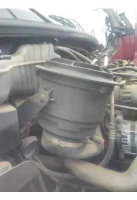 FREIGHTLINER M2 106 AIR CLEANER