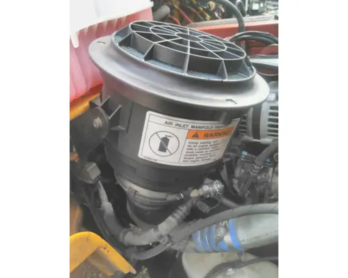 FREIGHTLINER M2 106 AIR CLEANER