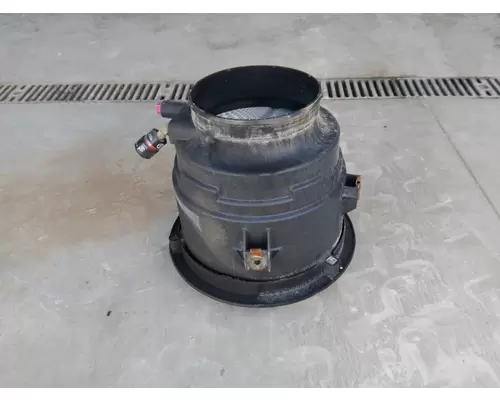 FREIGHTLINER M2 106 AIR CLEANER