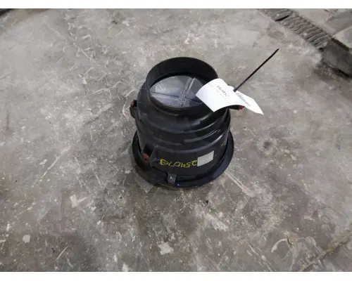 FREIGHTLINER M2 106 AIR CLEANER