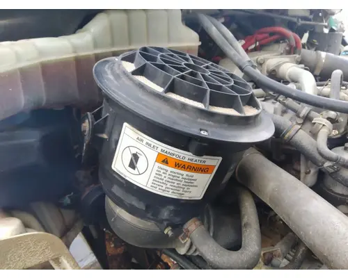 FREIGHTLINER M2 106 AIR CLEANER