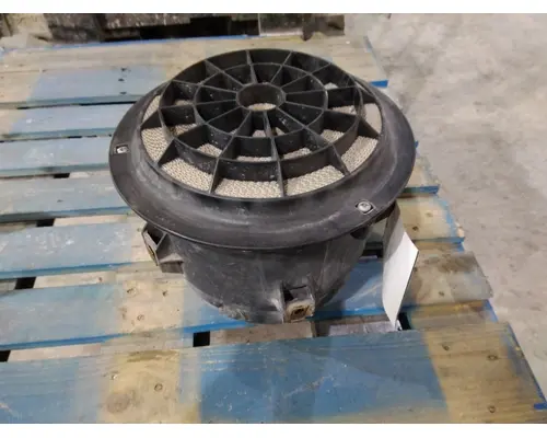 FREIGHTLINER M2 106 AIR CLEANER