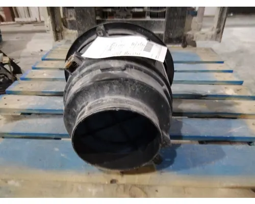 FREIGHTLINER M2 106 AIR CLEANER