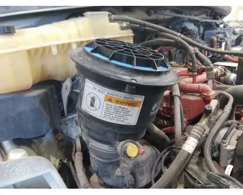 FREIGHTLINER M2 106 AIR CLEANER