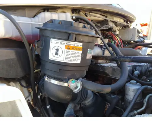 FREIGHTLINER M2 106 AIR CLEANER