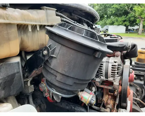 FREIGHTLINER M2 106 AIR CLEANER