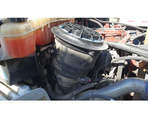FREIGHTLINER M2 106 AIR CLEANER
