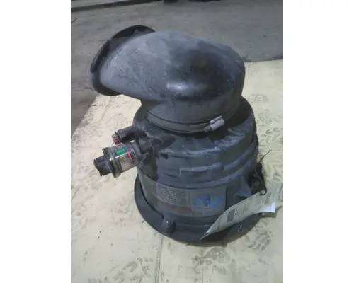 FREIGHTLINER M2 106 AIR CLEANER