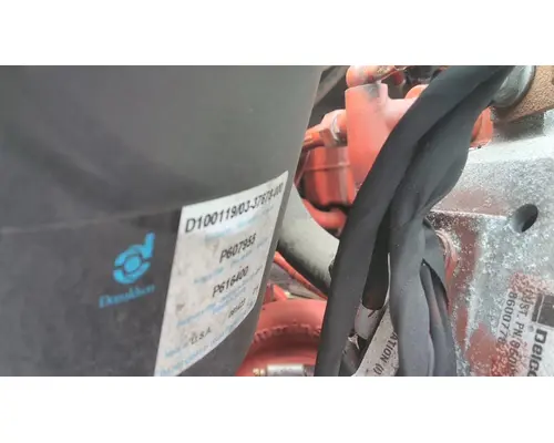 FREIGHTLINER M2 106 AIR CLEANER