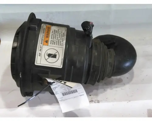 FREIGHTLINER M2 106 AIR CLEANER