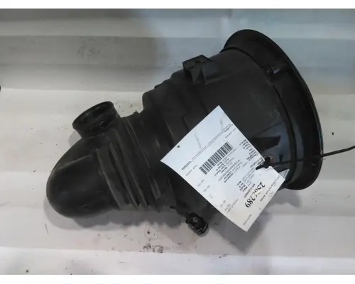 FREIGHTLINER M2 106 AIR CLEANER